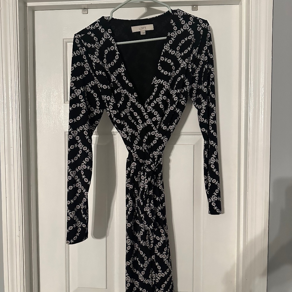 Loft, SM, black/white wrap dress